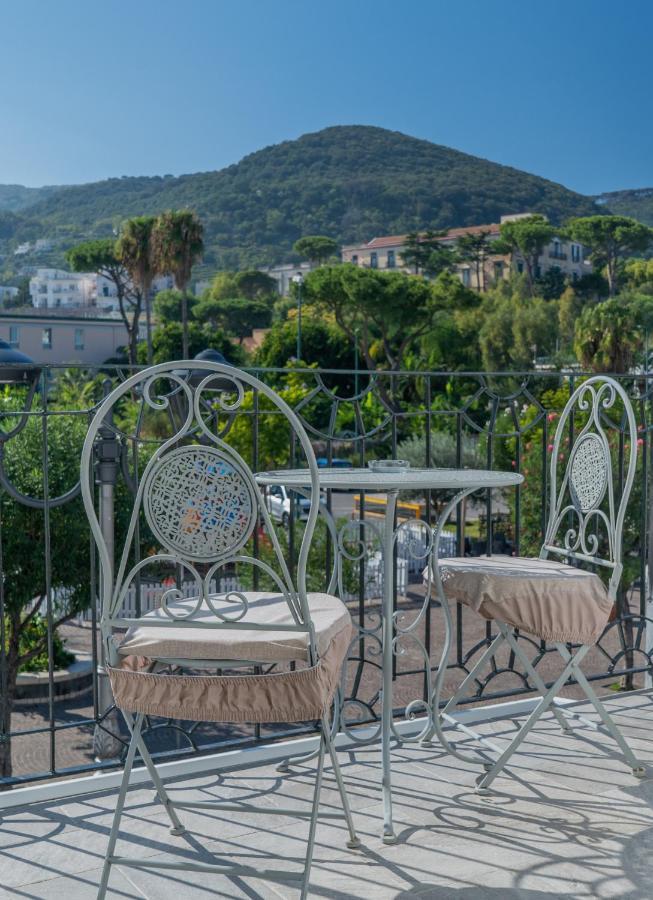 Alloggio Nuovissimo Al Centro E Rilassante Ischia Exteriör bild